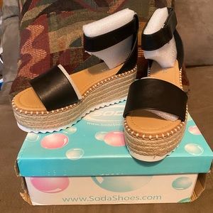 Soda brand Jae Espadrille Wedge Sandals size 6.5